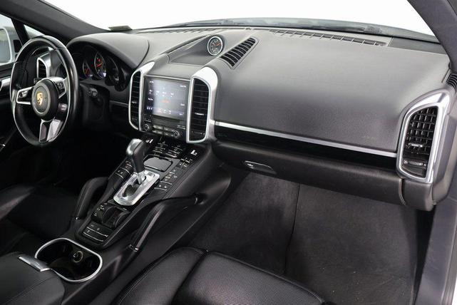 Photo of 2018 White Porsche Cayenne
