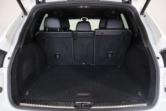 Photo of 2018 White Porsche Cayenne