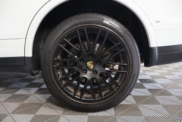 Photo of 2018 White Porsche Cayenne