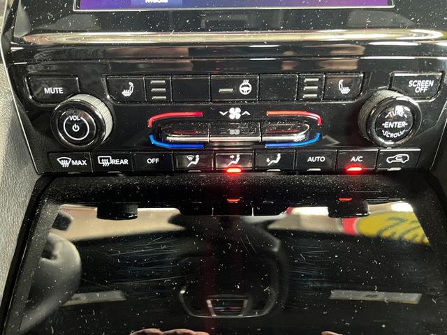Photo of 2022 Diamond Black Jeep Grand Cherokee