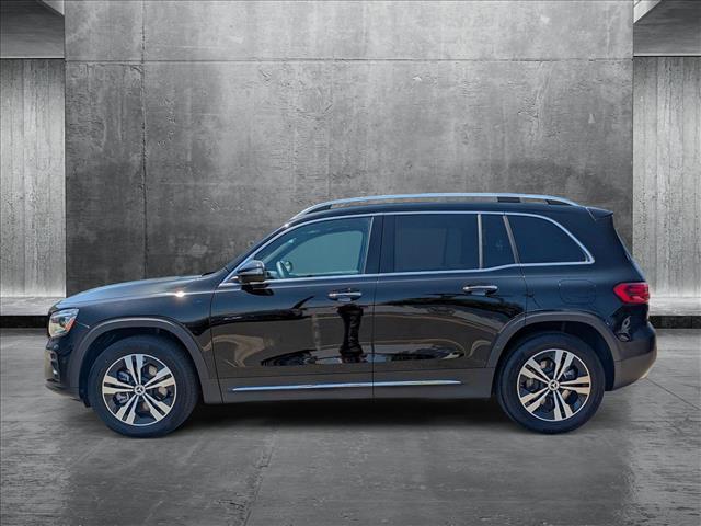Photo of 2025 Night Black Mercedes-Benz GLB 250