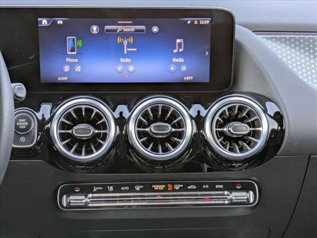Photo of 2025 Polar White Mercedes-Benz GLA 250