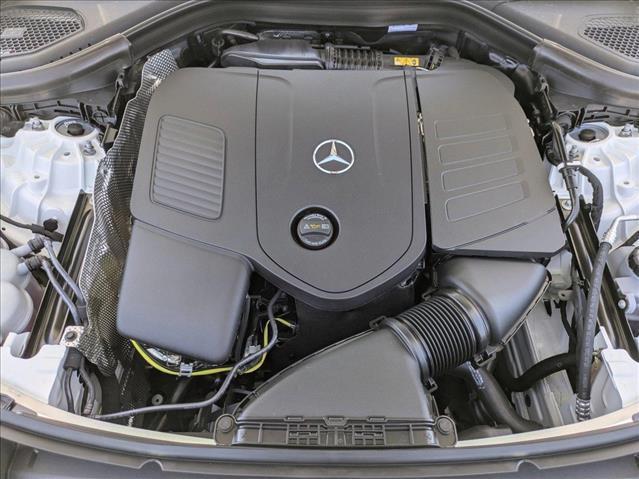 Photo of 2025 Polar White Mercedes-Benz GLC 300