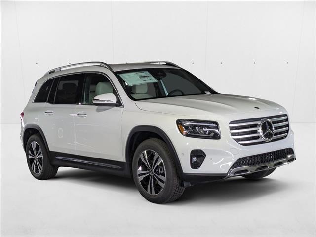 Photo of 2025 Polar White Mercedes-Benz GLB 250