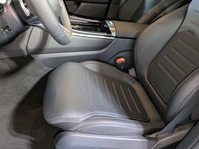 Photo of 2025 Polar White Mercedes-Benz GLC 350e