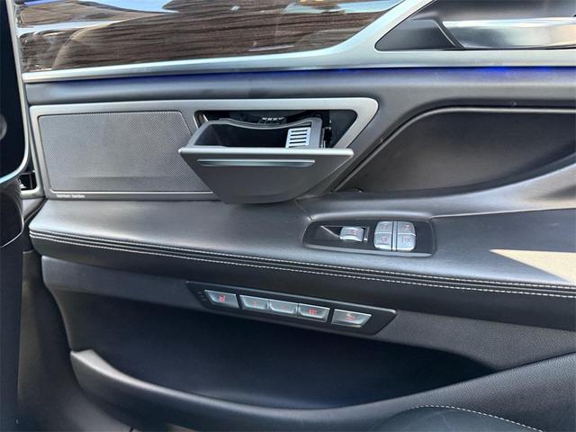 Photo of 2016 Brown Metallic BMW 750
