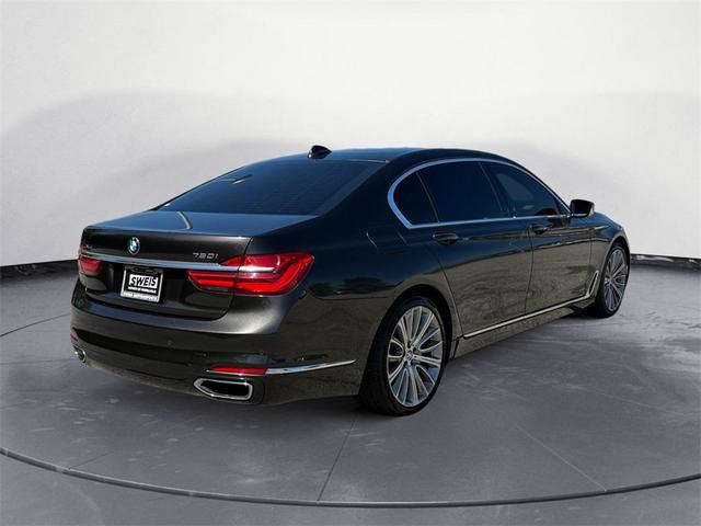 Photo of 2016 Brown Metallic BMW 750