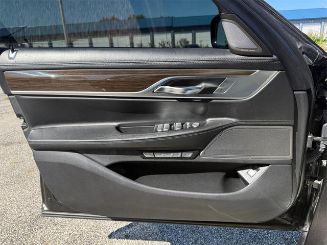 Photo of 2016 Brown Metallic BMW 750