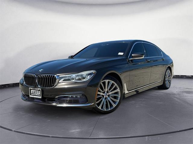 Photo of 2016 Brown Metallic BMW 750
