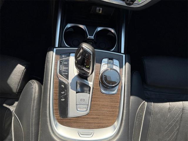 Photo of 2016 Brown Metallic BMW 750