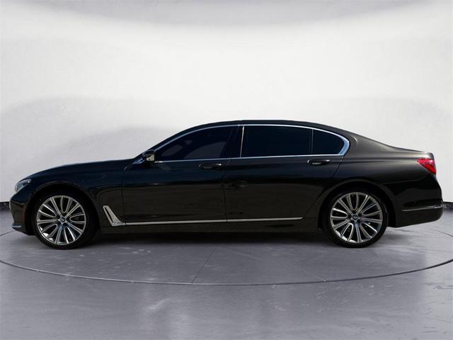 Photo of 2016 Brown Metallic BMW 750