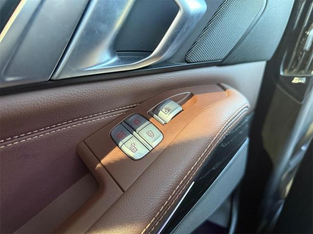 Photo of 2020 Arctic Gray Metallic BMW X7