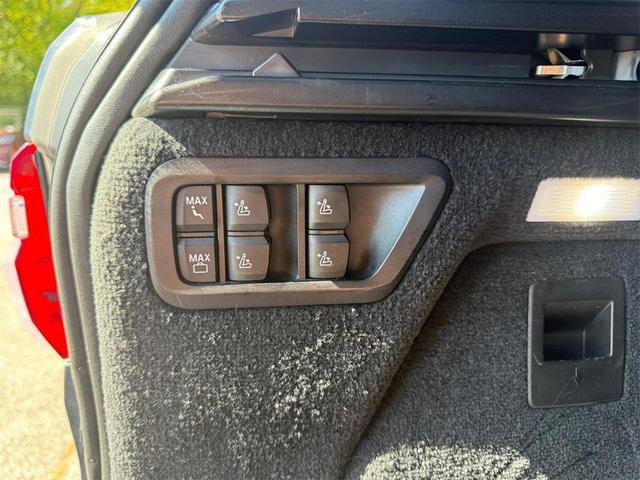 Photo of 2020 Arctic Gray Metallic BMW X7