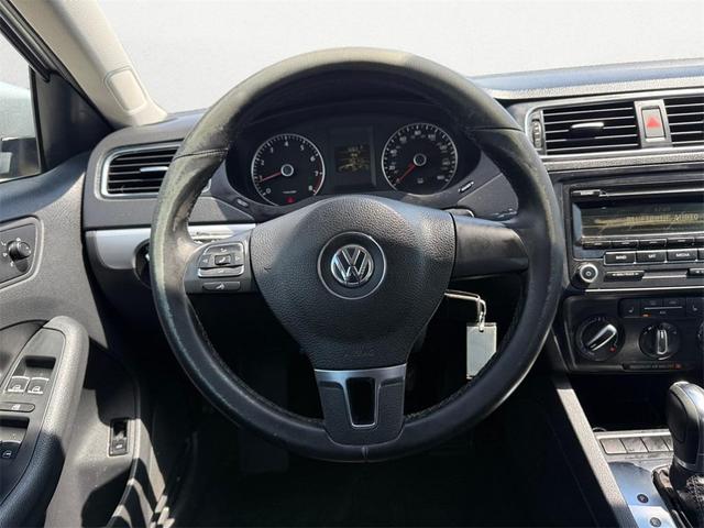 Photo of 2013 Reflex Silver Metallic Volkswagen Jetta