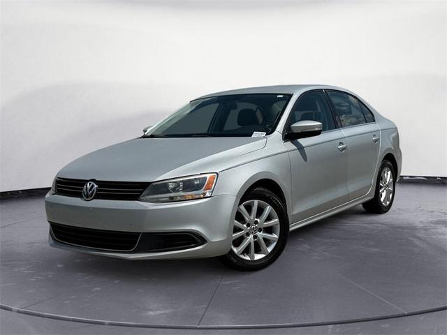 Photo of 2013 Reflex Silver Metallic Volkswagen Jetta