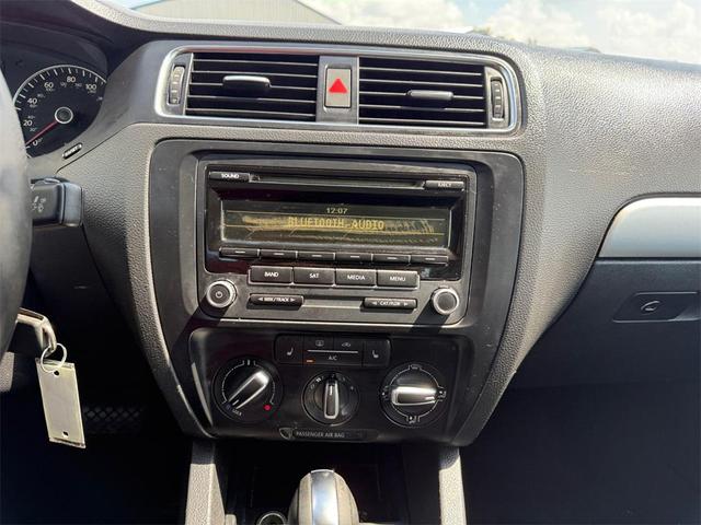 Photo of 2013 Reflex Silver Metallic Volkswagen Jetta