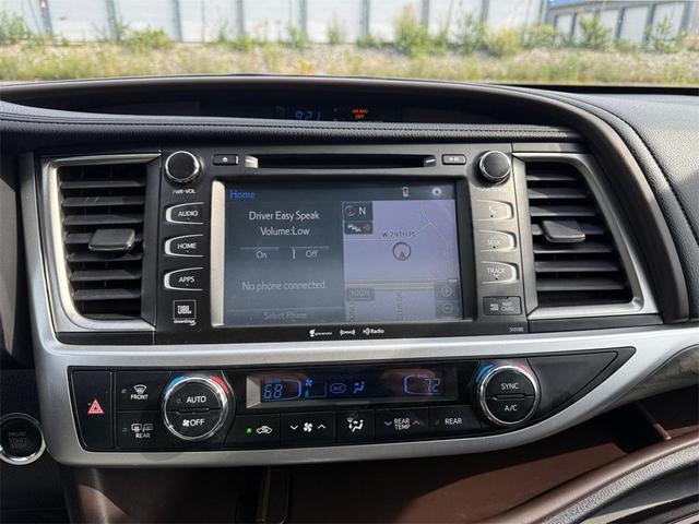Photo of 2018 Shoreline Blue Pearl Toyota Highlander