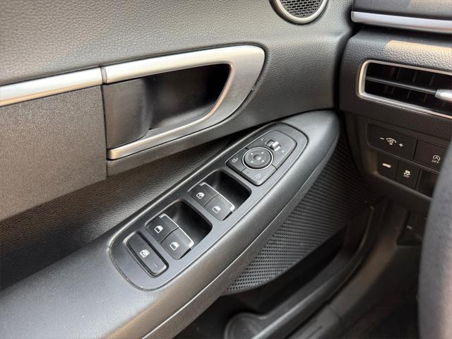 Photo of 2020 Phantom Black Hyundai SONATA