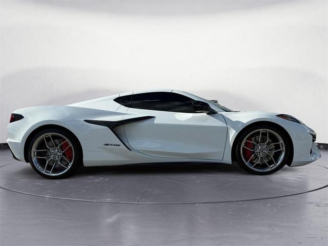 Photo of 2025 Arctic White Chevrolet Corvette