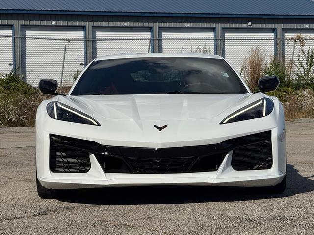 Photo of 2025 Arctic White Chevrolet Corvette