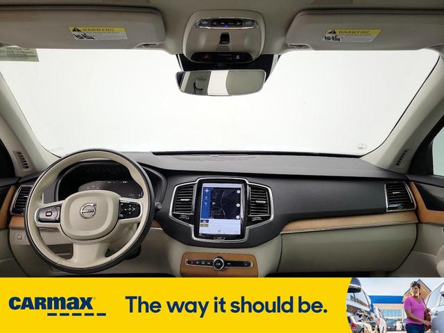 Photo of 2022 Blue Volvo XC90 Recharge Plug-In Hybrid