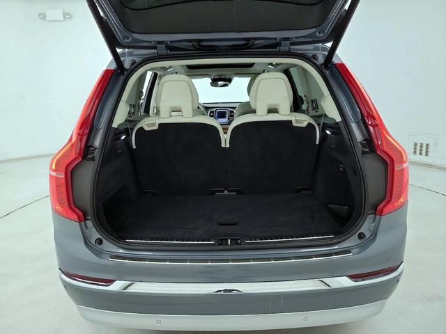 Photo of 2022 Blue Volvo XC90 Recharge Plug-In Hybrid