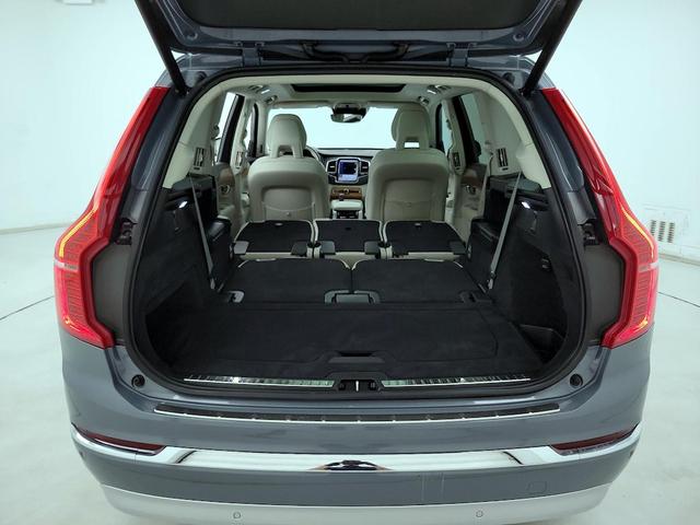 Photo of 2022 Blue Volvo XC90 Recharge Plug-In Hybrid