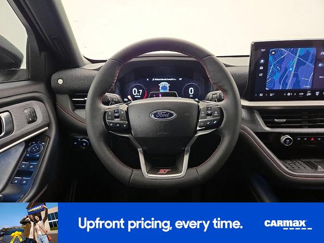 Photo of 2025 White Ford Explorer