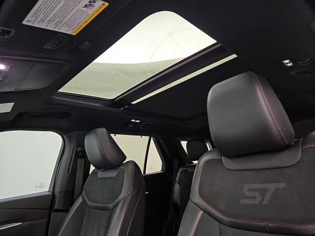 Photo of 2025 White Ford Explorer