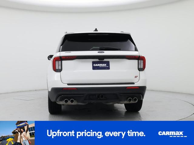 Photo of 2025 White Ford Explorer