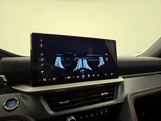 Photo of 2025 White Ford Explorer
