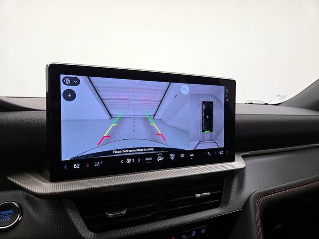 Photo of 2025 White Ford Explorer