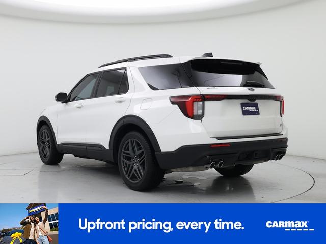Photo of 2025 White Ford Explorer