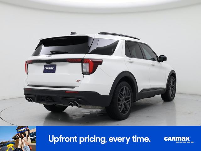 Photo of 2025 White Ford Explorer