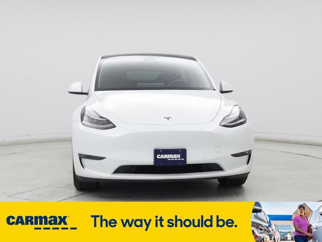 Photo of 2021 White Tesla Model Y