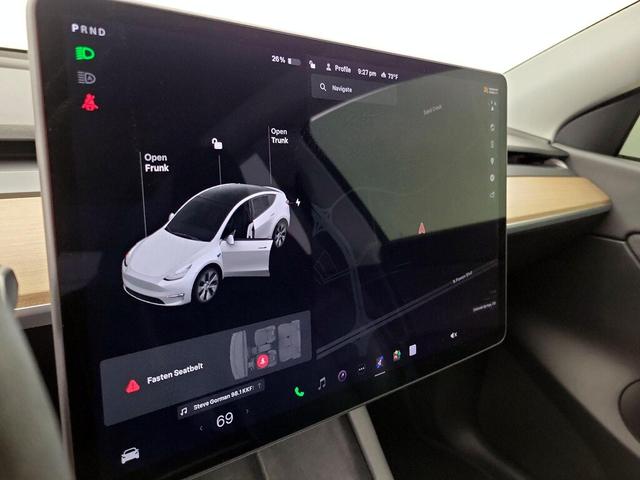 Photo of 2021 White Tesla Model Y