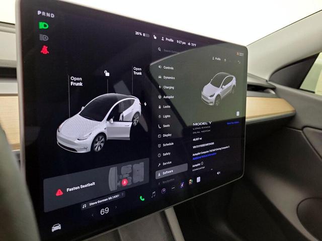 Photo of 2021 White Tesla Model Y