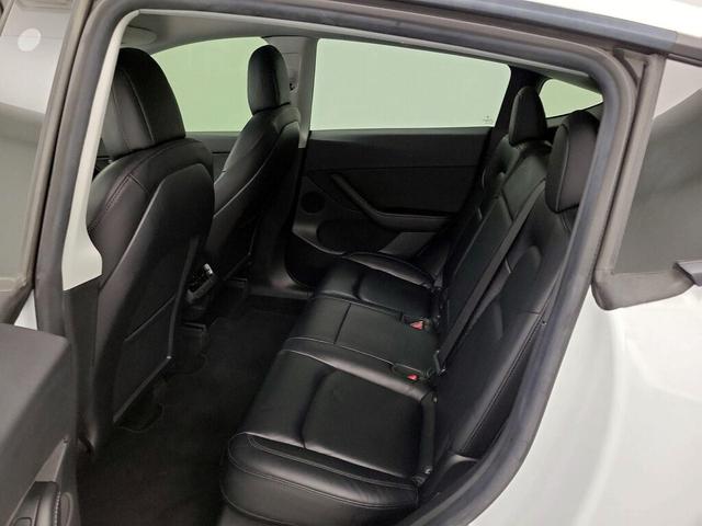 Photo of 2021 White Tesla Model Y