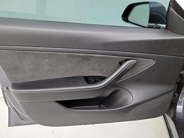 Photo of 2020 Gray Tesla Model 3