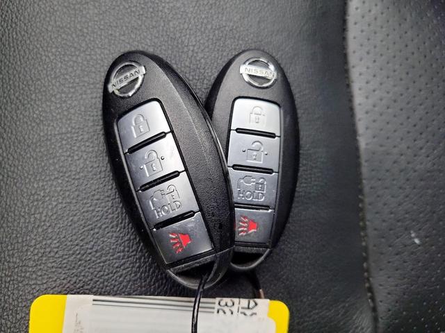 Photo of 2019 Black Nissan Leaf