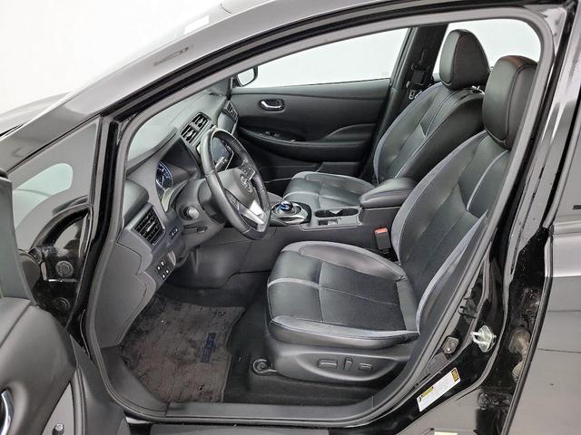 Photo of 2019 Black Nissan Leaf