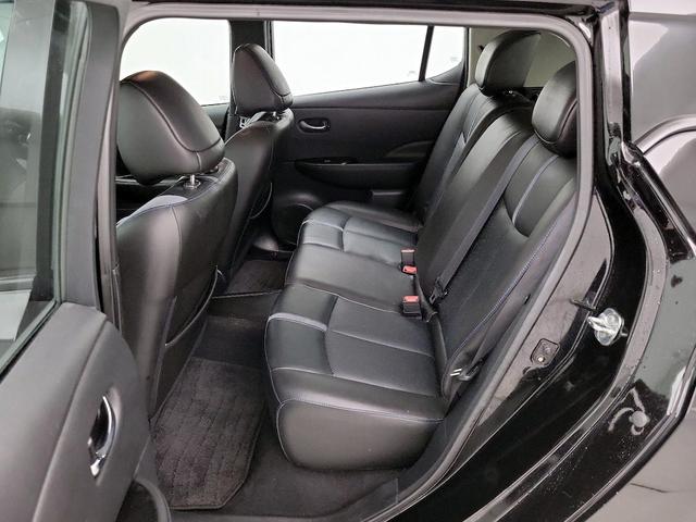 Photo of 2019 Black Nissan Leaf