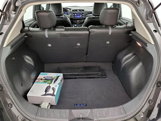 Photo of 2019 Black Nissan Leaf