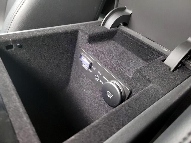 Photo of 2018 Gray Jaguar F-PACE