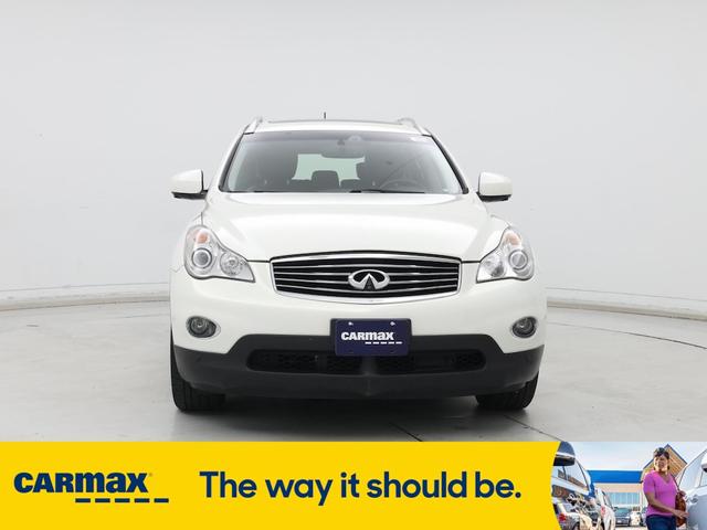 Photo of 2015 White INFINITI QX50