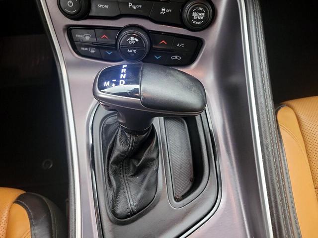 Photo of 2019 White Dodge Challenger