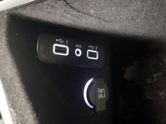 Photo of 2019 White Dodge Challenger