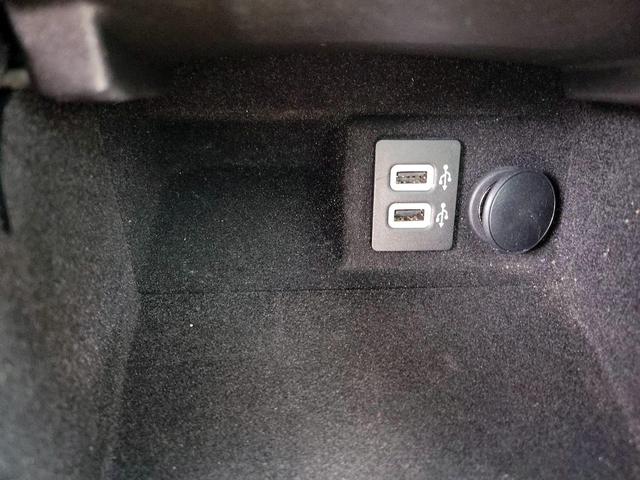 Photo of 2018 Blue Lincoln Continental