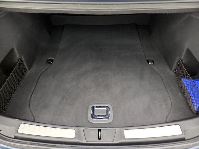 Photo of 2018 Blue Lincoln Continental