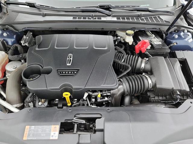 Photo of 2018 Blue Lincoln Continental